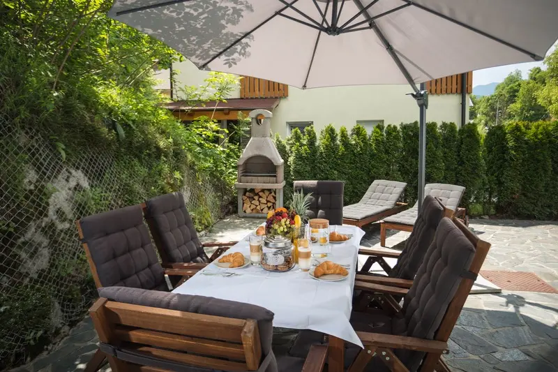zajtrk-na-terasi zajtrk na terasi pod senčnikom